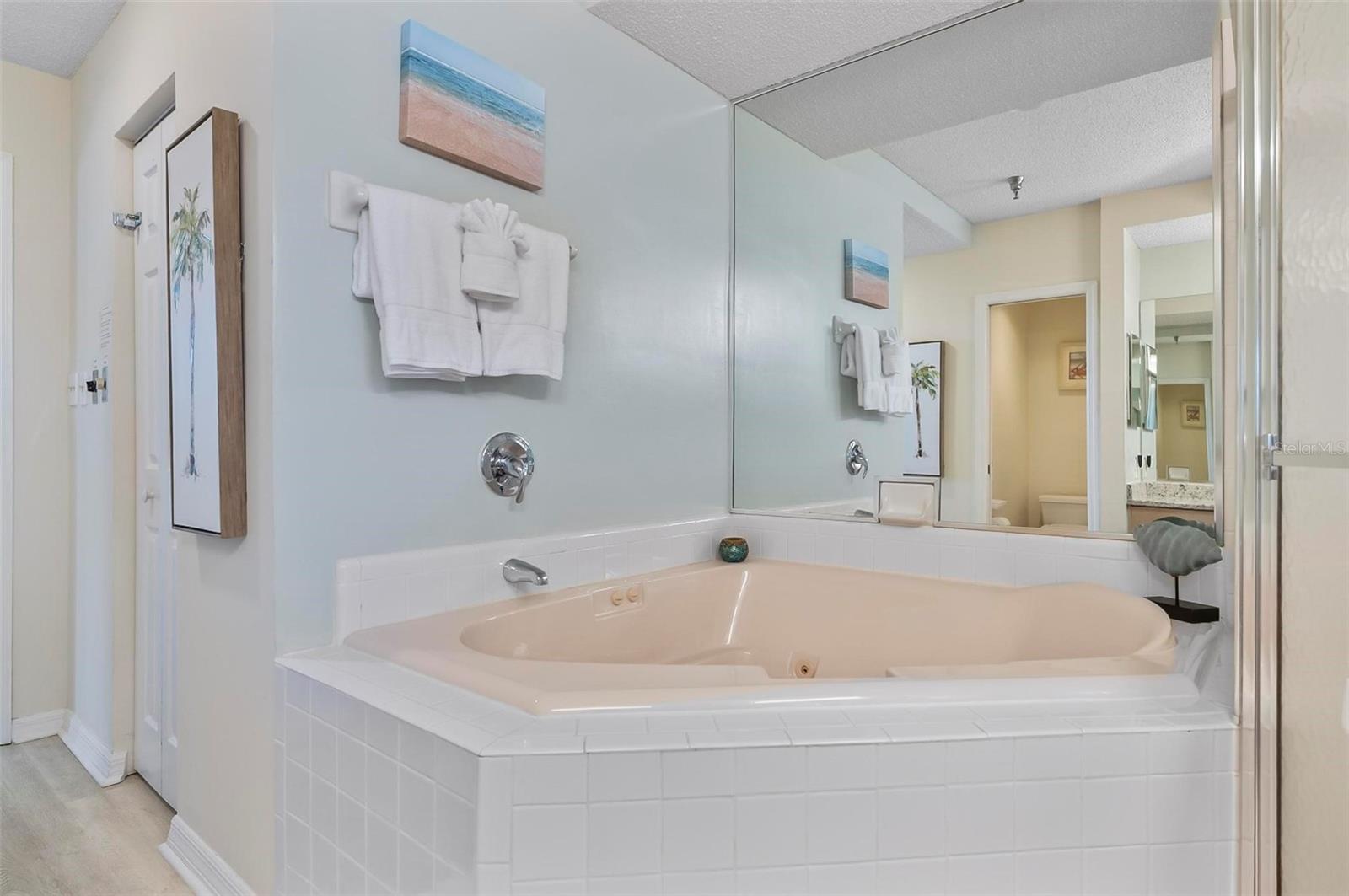 Image 34 of 51 For 104 Surfview Drive 1201