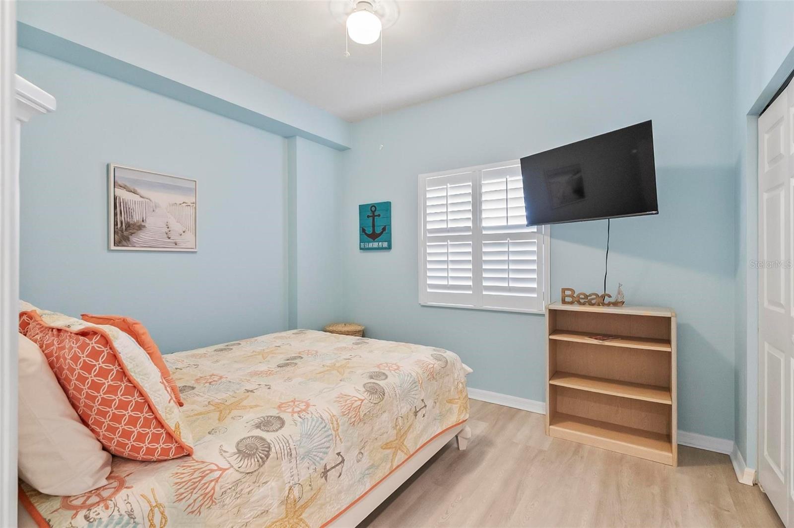 Image 37 of 51 For 104 Surfview Drive 1201