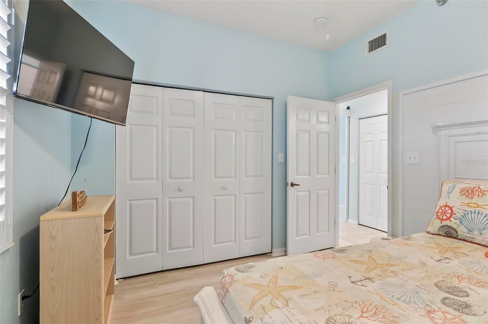 Image 39 of 51 For 104 Surfview Drive 1201