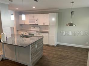 Image 3 of 9 For 314 Palm Coast Parkway Ne 204