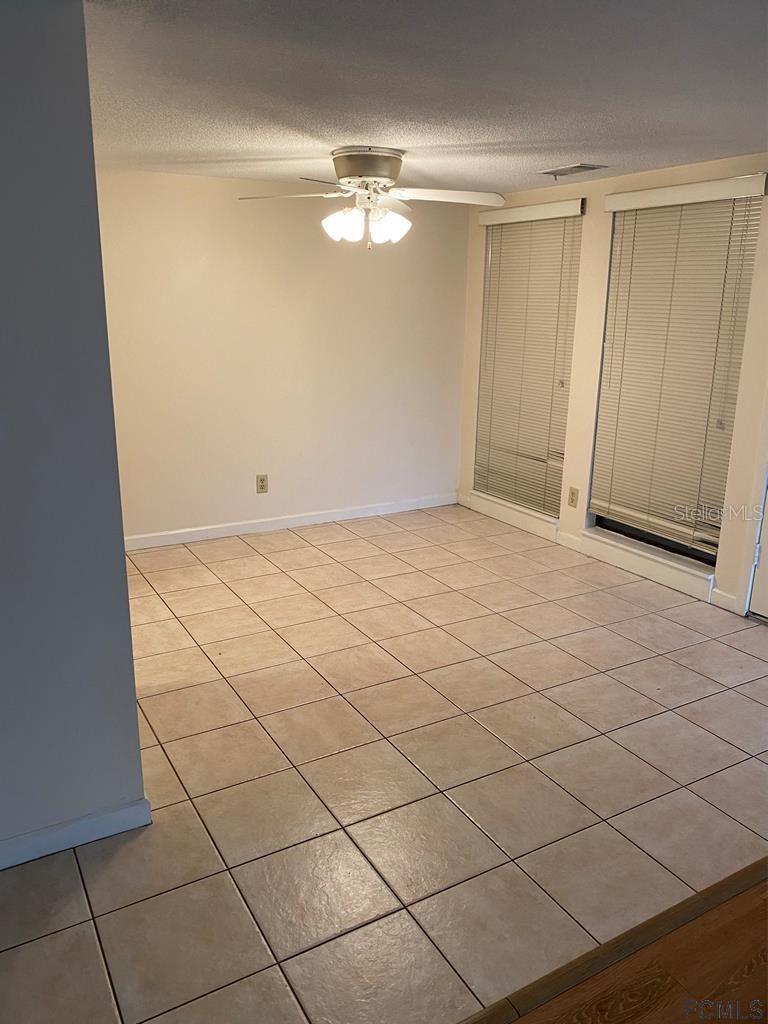 Image 5 of 18 For 40 Club House Drive 106