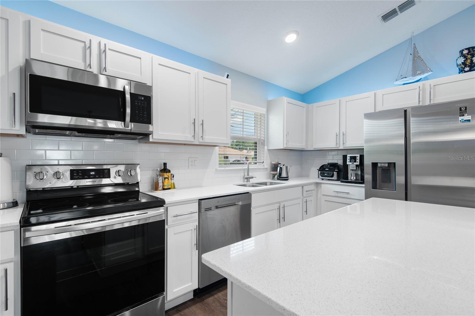 Image 17 of 43 For 102 Beauford Lane