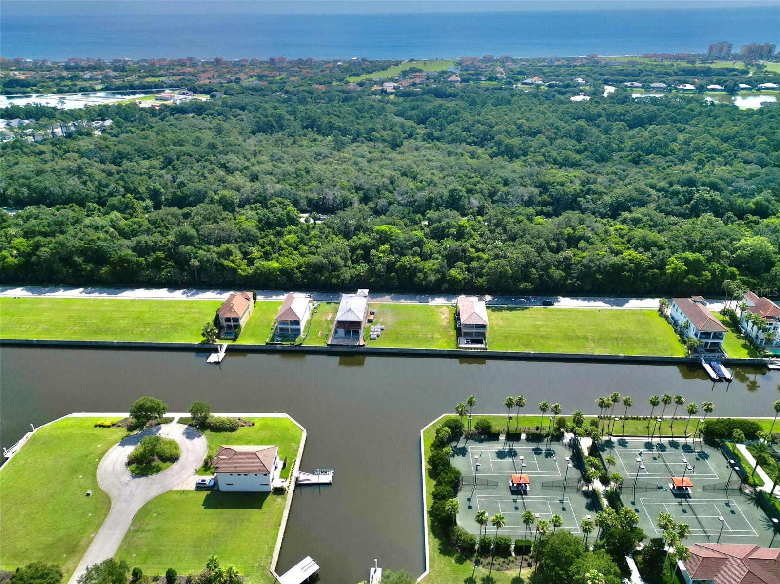 Image 18 of 35 For 244 Harbor Village Point N