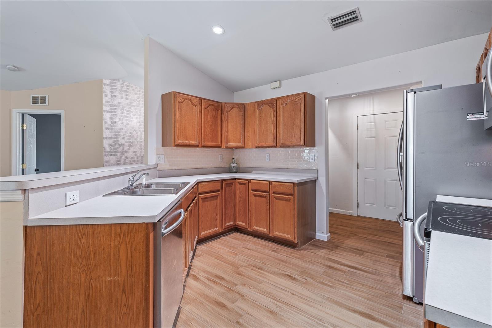 Image 13 of 41 For 2531 Needle Palm Drive