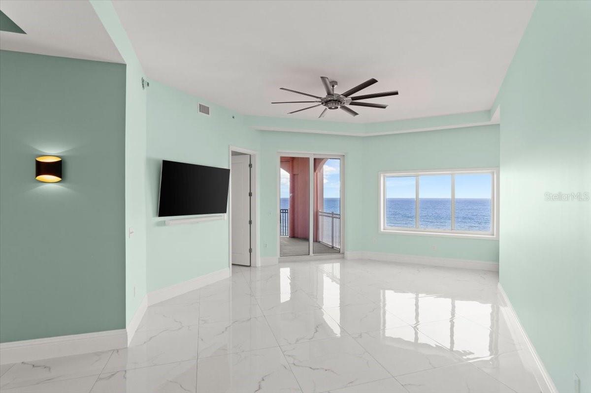 Image 15 of 92 For 200 Ocean Crest Drive 1111