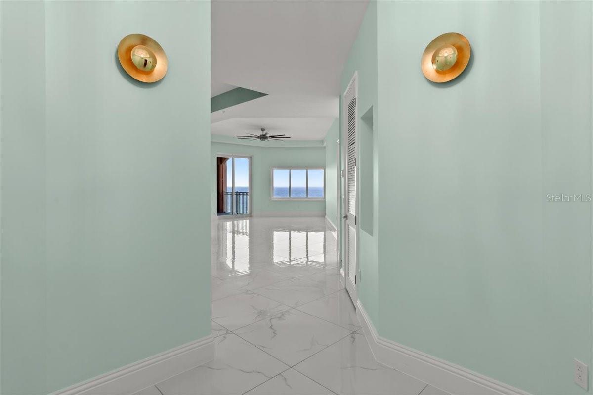 Image 3 of 92 For 200 Ocean Crest Drive 1111