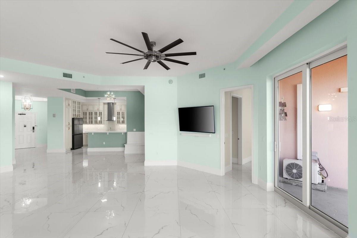 Image 5 of 92 For 200 Ocean Crest Drive 1111
