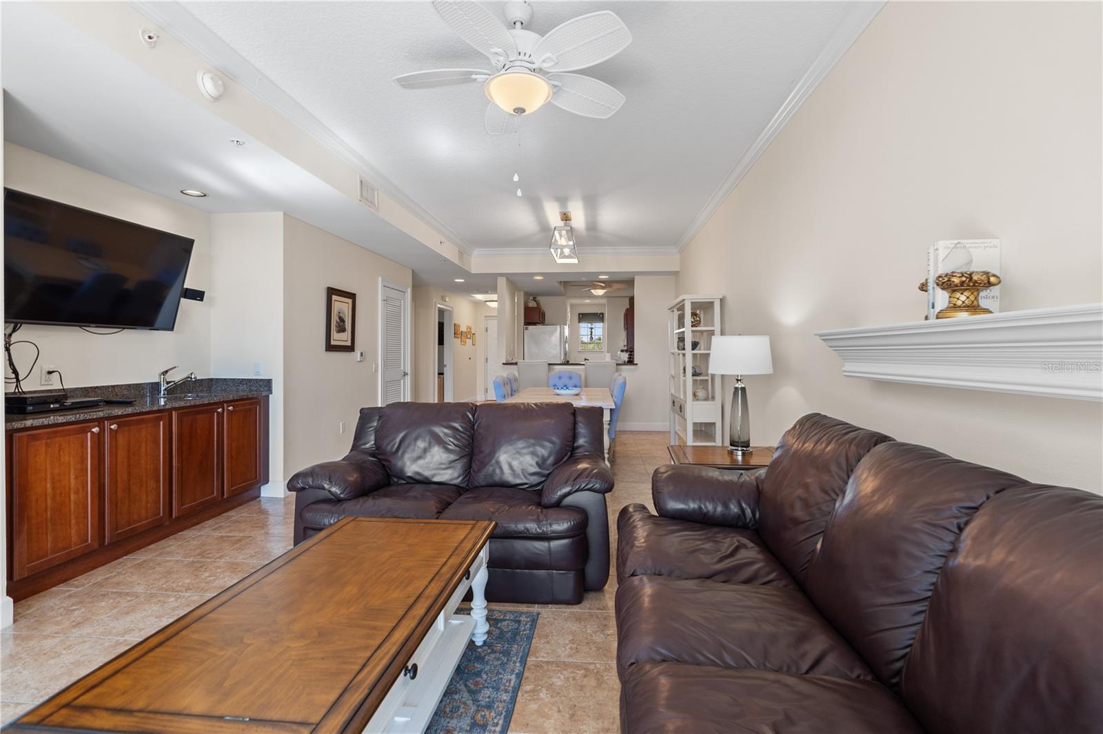 Image 11 of 51 For 102 Yacht Harbor Drive 475