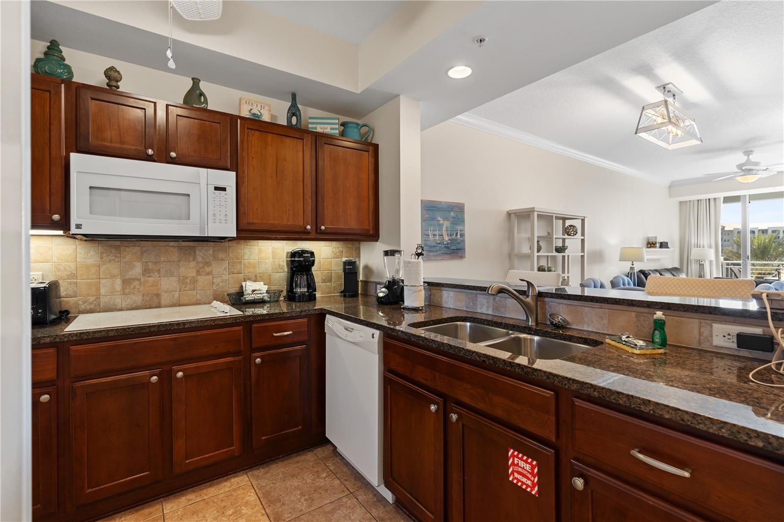 Image 13 of 51 For 102 Yacht Harbor Drive 475