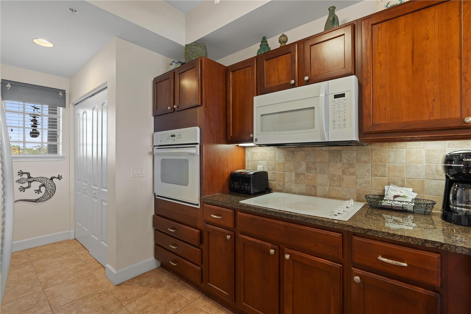 Image 14 of 51 For 102 Yacht Harbor Drive 475
