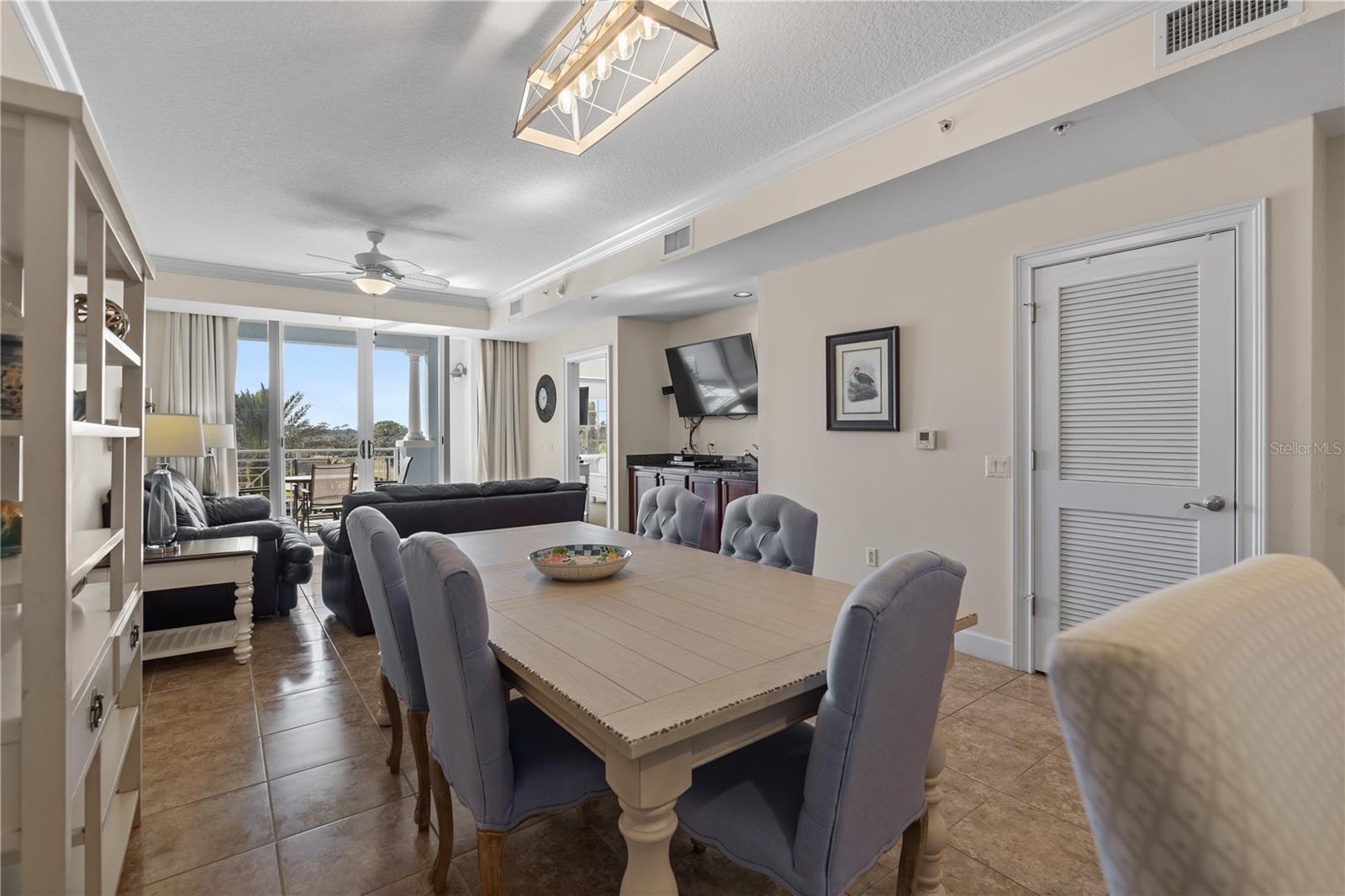 Image 18 of 51 For 102 Yacht Harbor Drive 475