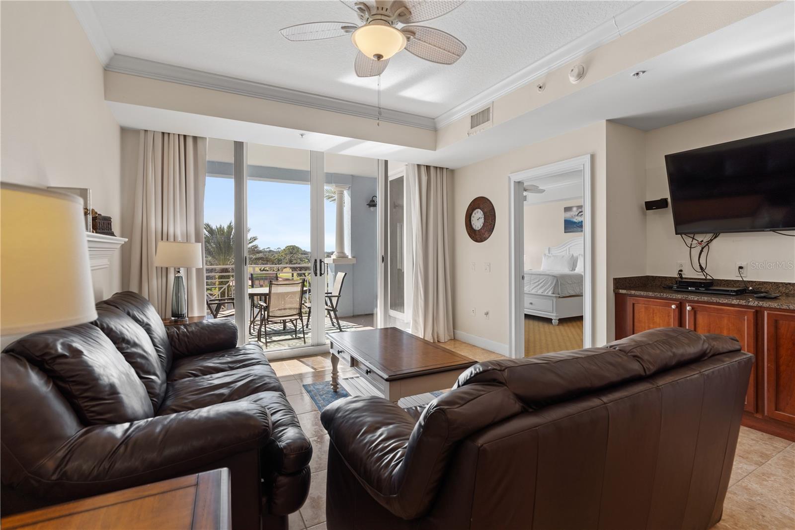 Image 20 of 51 For 102 Yacht Harbor Drive 475