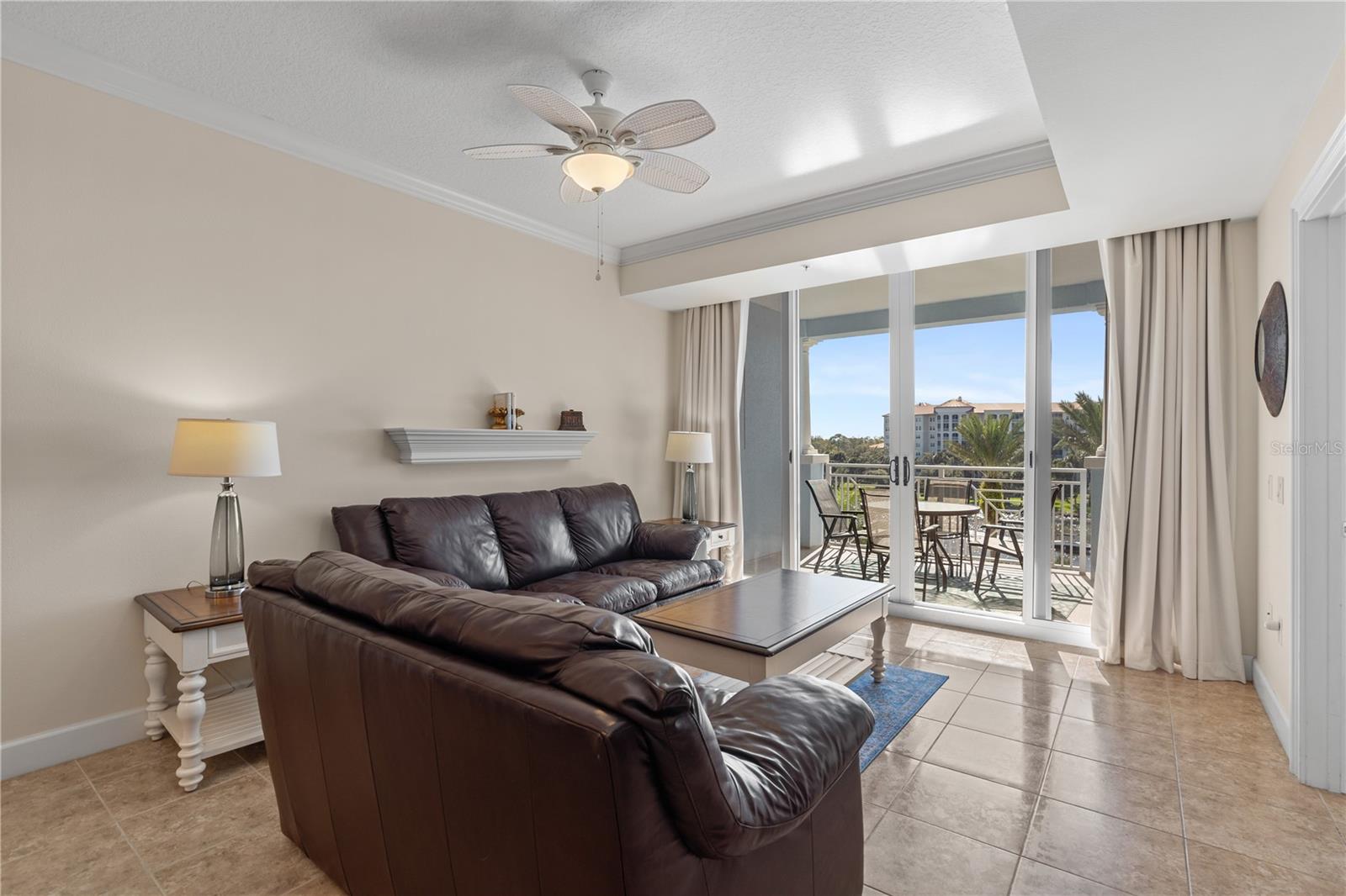 Image 21 of 51 For 102 Yacht Harbor Drive 475