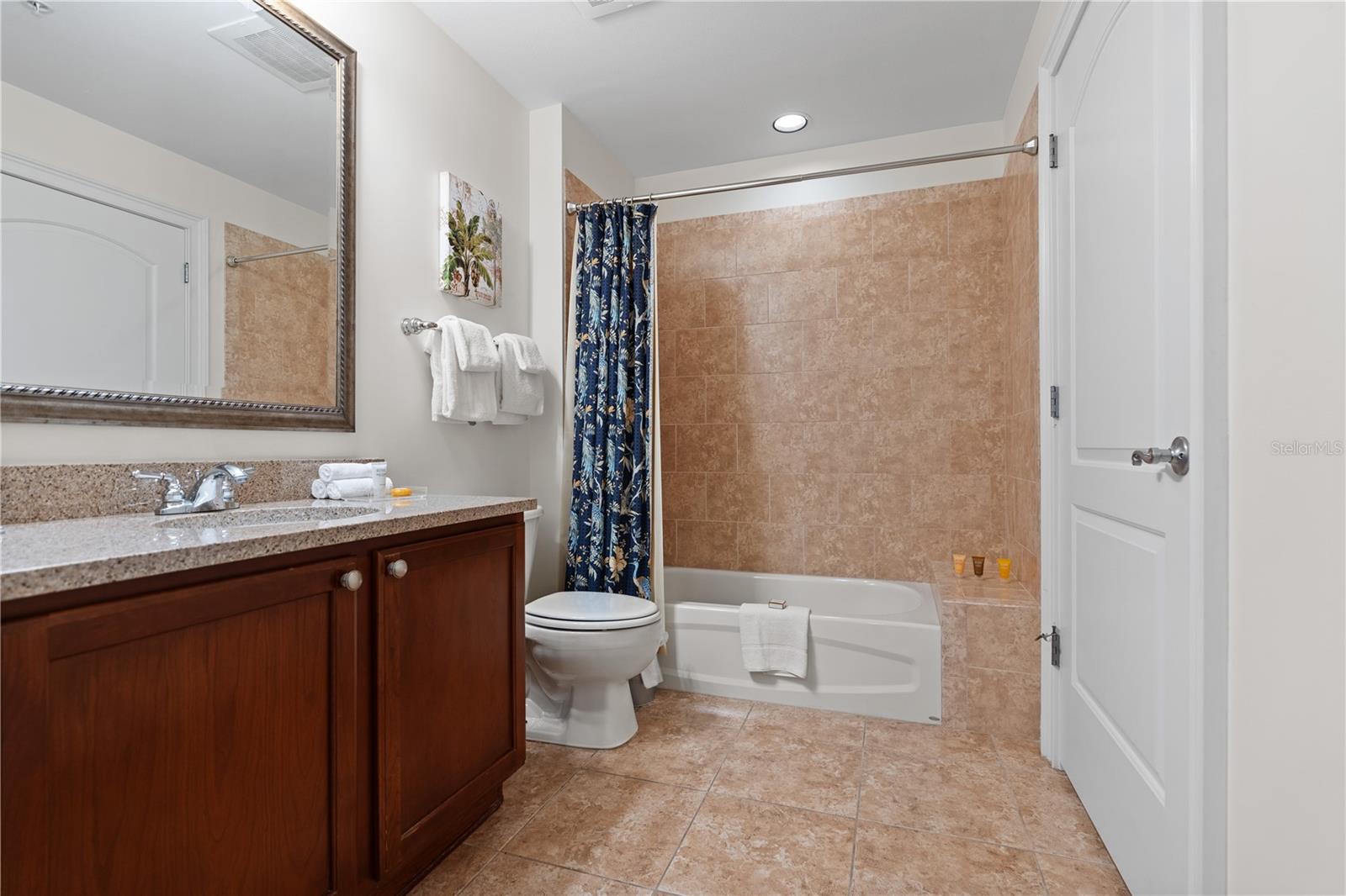 Image 9 of 51 For 102 Yacht Harbor Drive 475