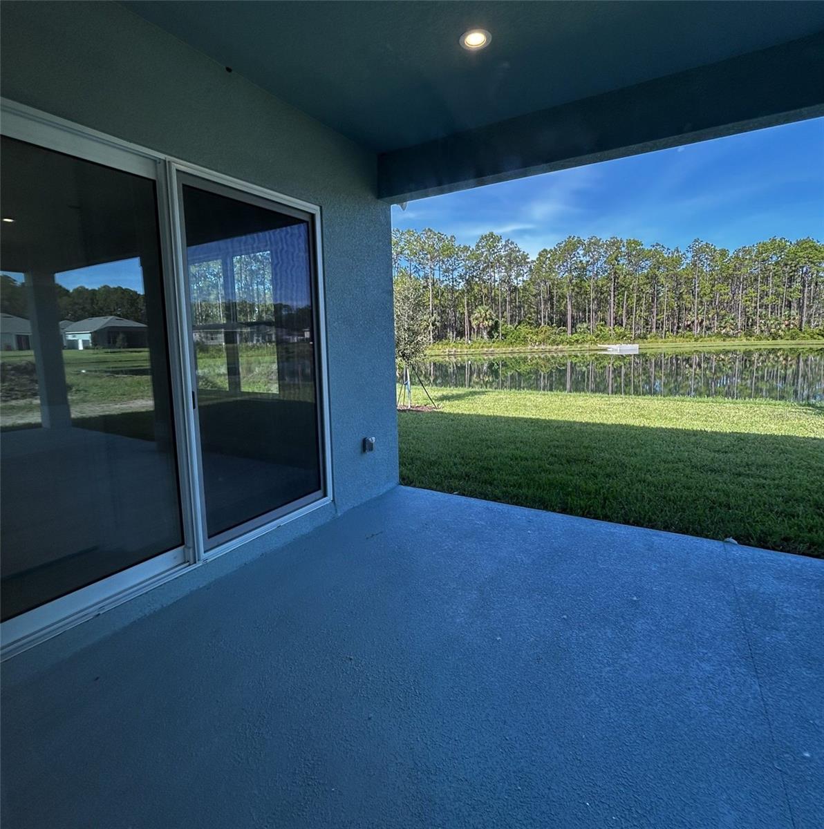 Image 13 of 17 For 245 Hawthorn Avenue