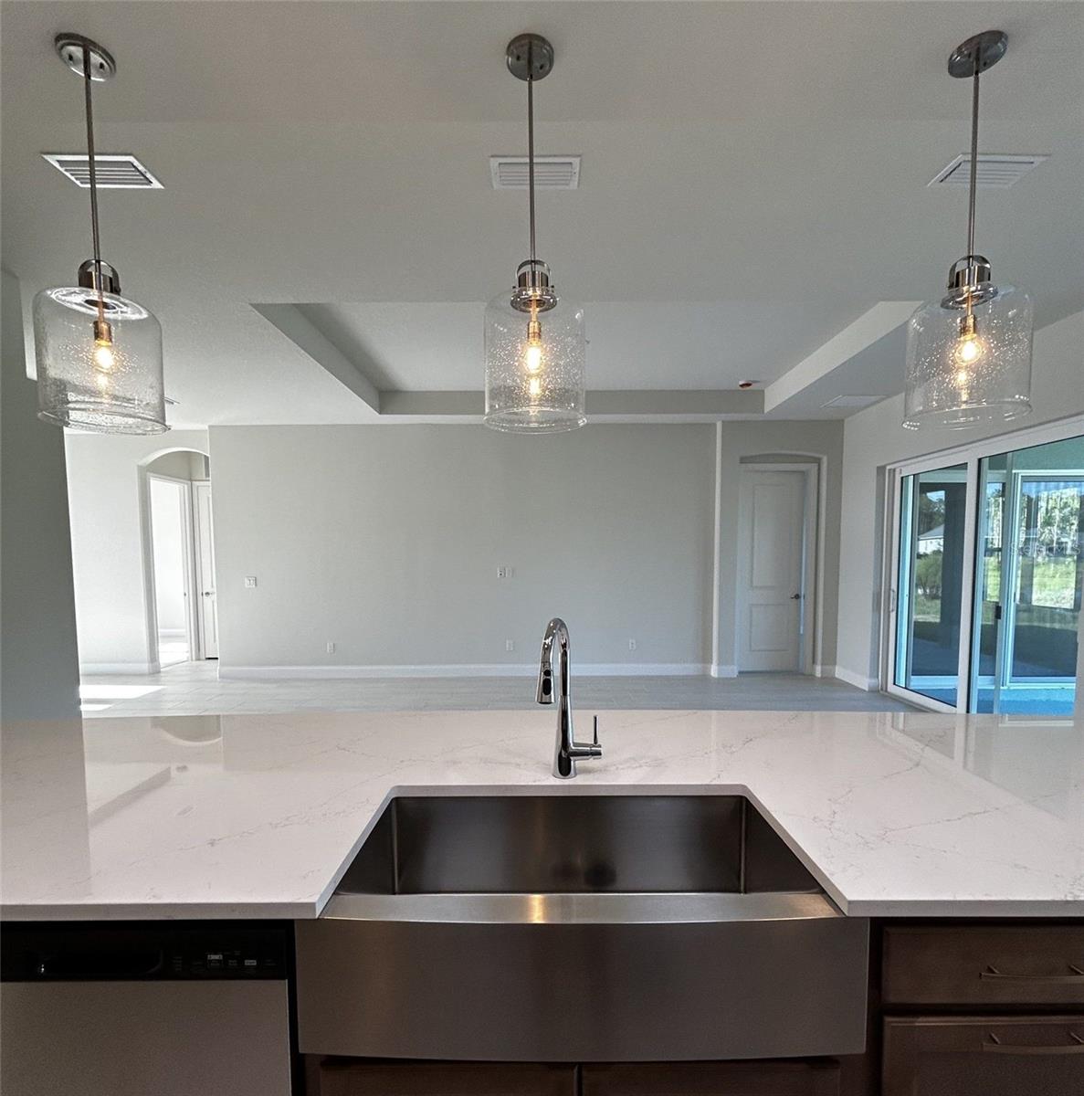 Image 6 of 10 For 245 Hawthorn Avenue
