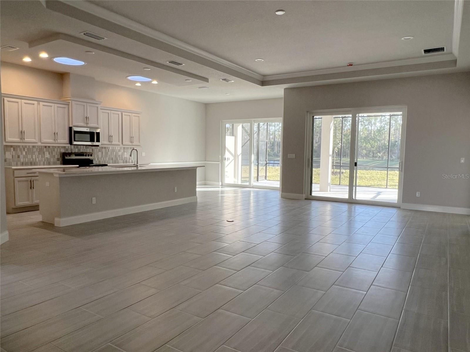 Image 5 of 11 For 219 Hawthorn Avenue