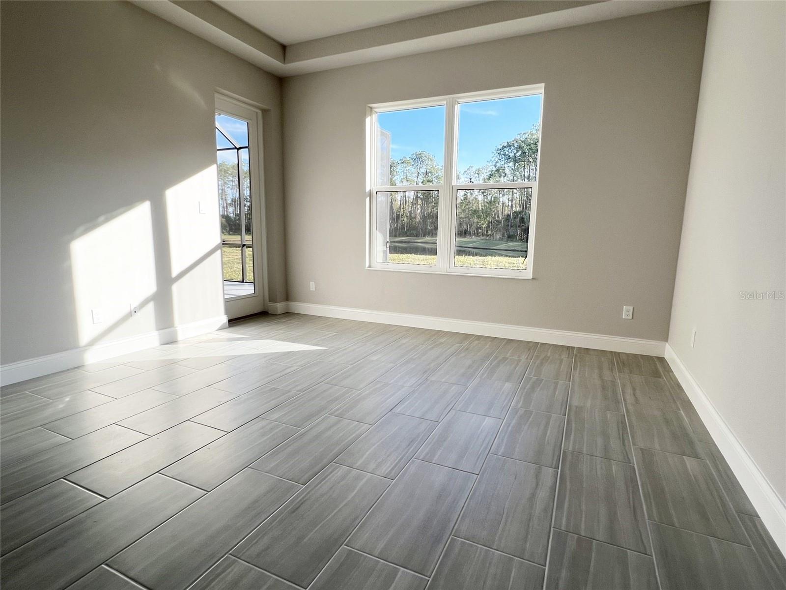 Image 6 of 11 For 219 Hawthorn Avenue