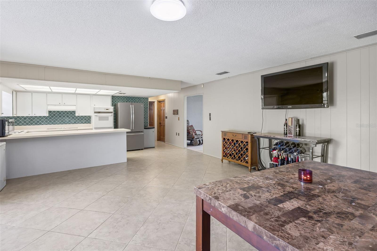 Image 10 of 51 For 950 Pineapple Road