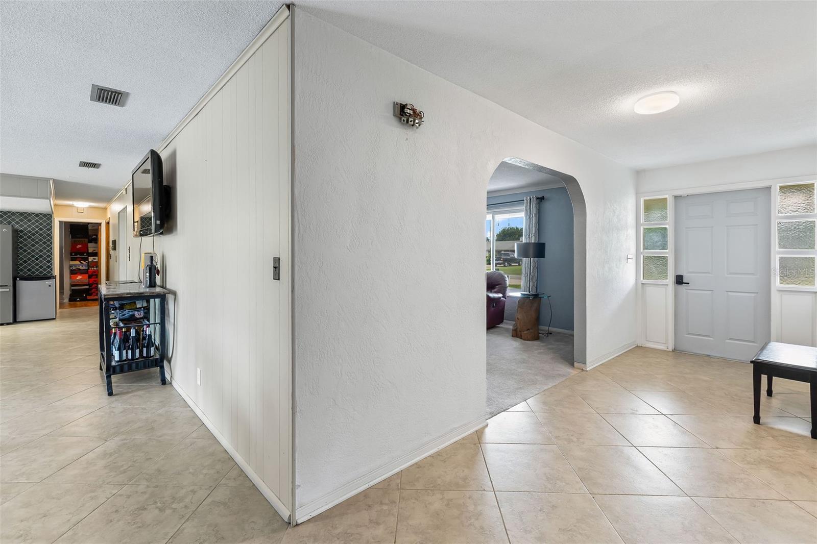 Image 2 of 51 For 950 Pineapple Road