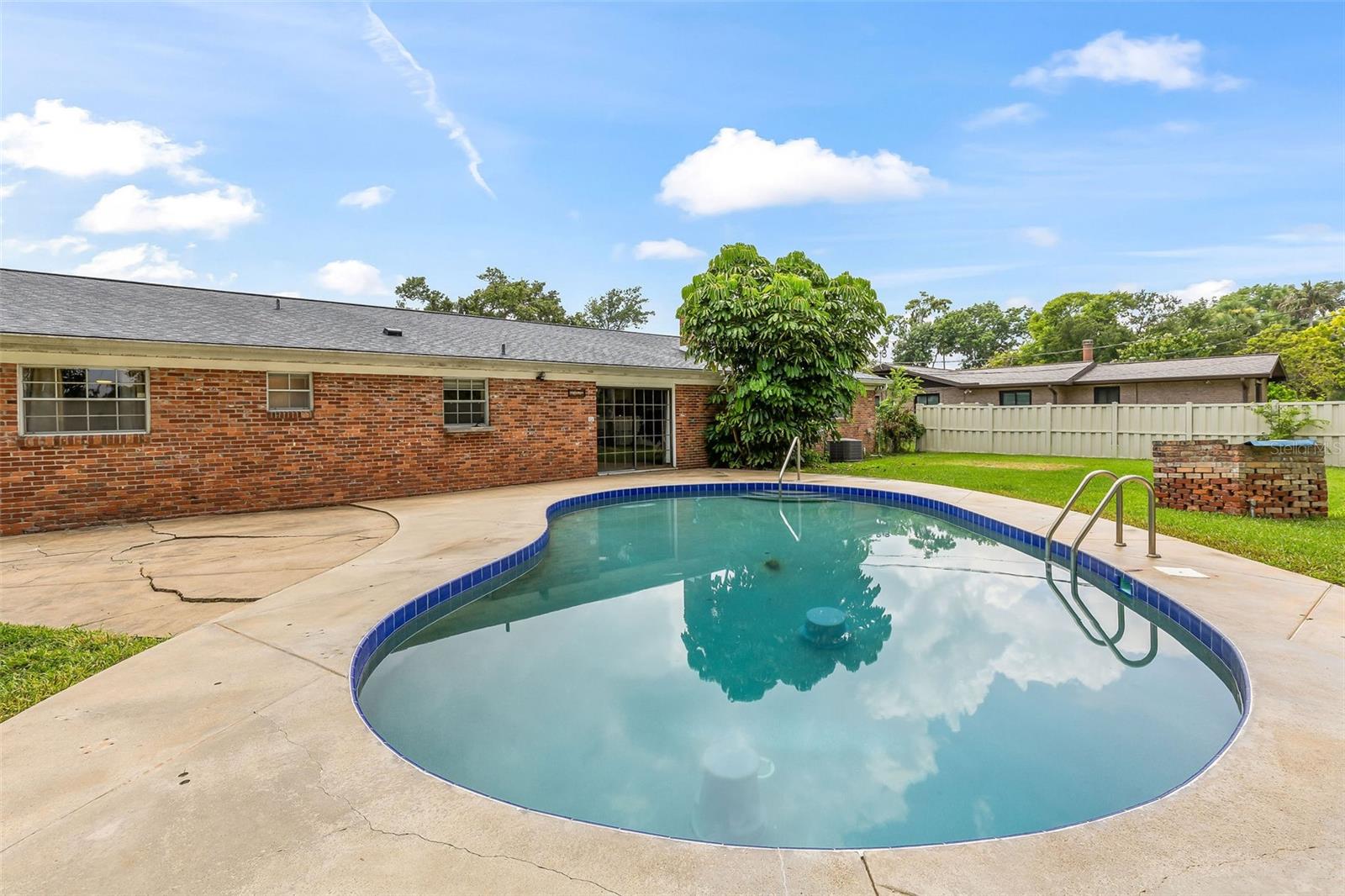 Image 32 of 51 For 950 Pineapple Road