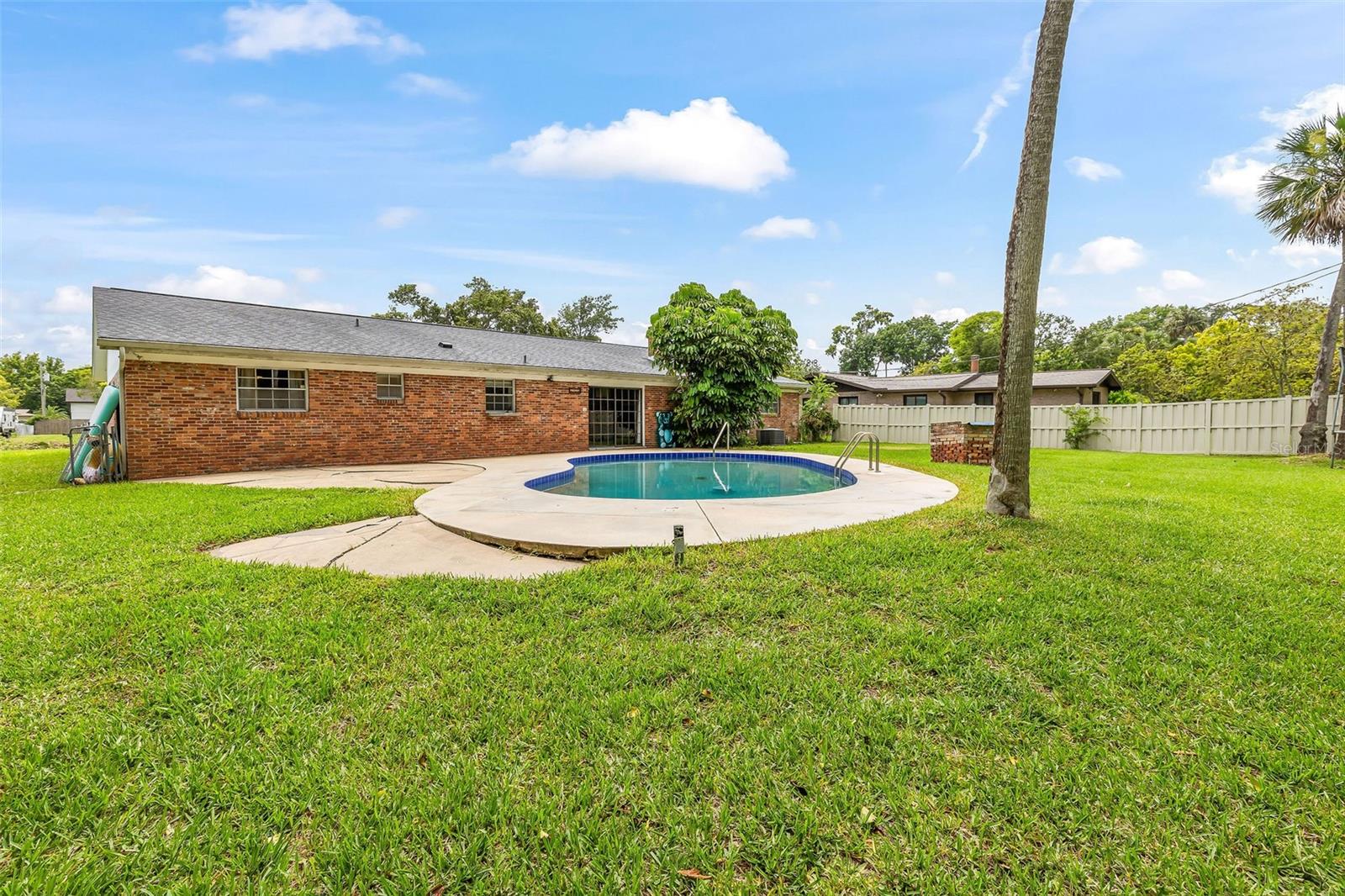 Image 34 of 51 For 950 Pineapple Road