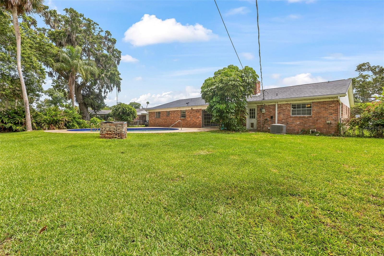 Image 35 of 51 For 950 Pineapple Road