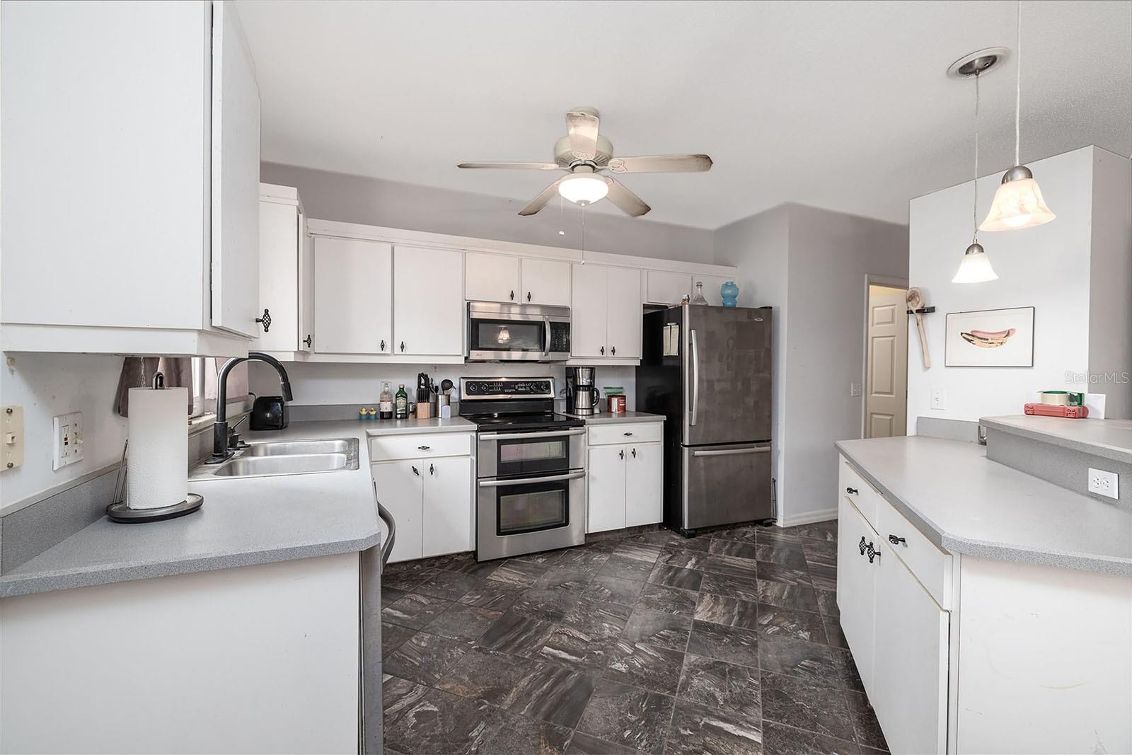 Image 10 of 38 For 209 Falcon Avenue