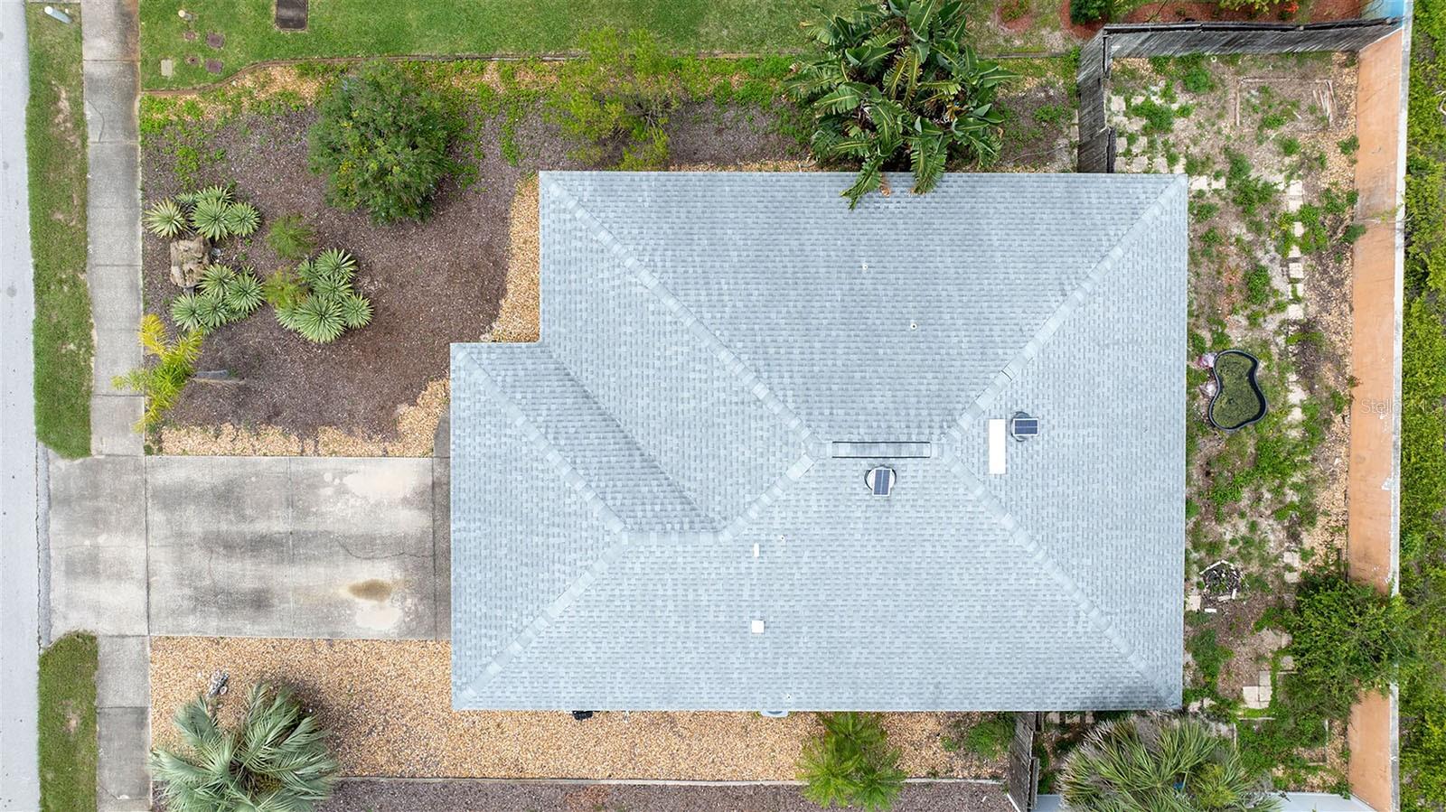 Image 24 of 38 For 209 Falcon Avenue