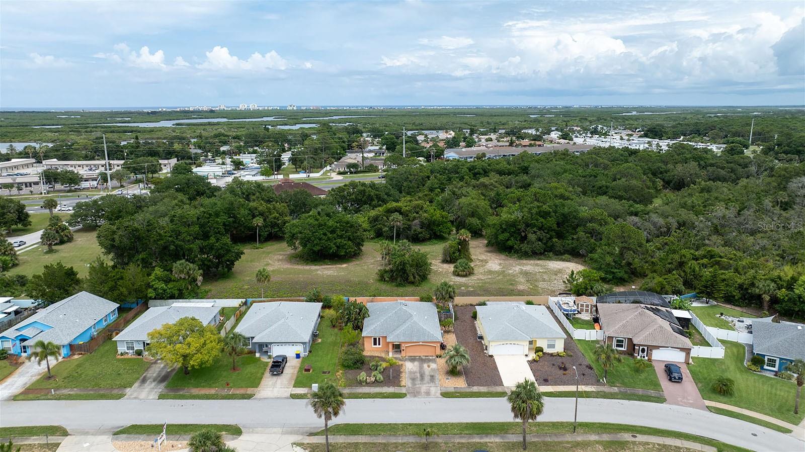 Image 26 of 38 For 209 Falcon Avenue