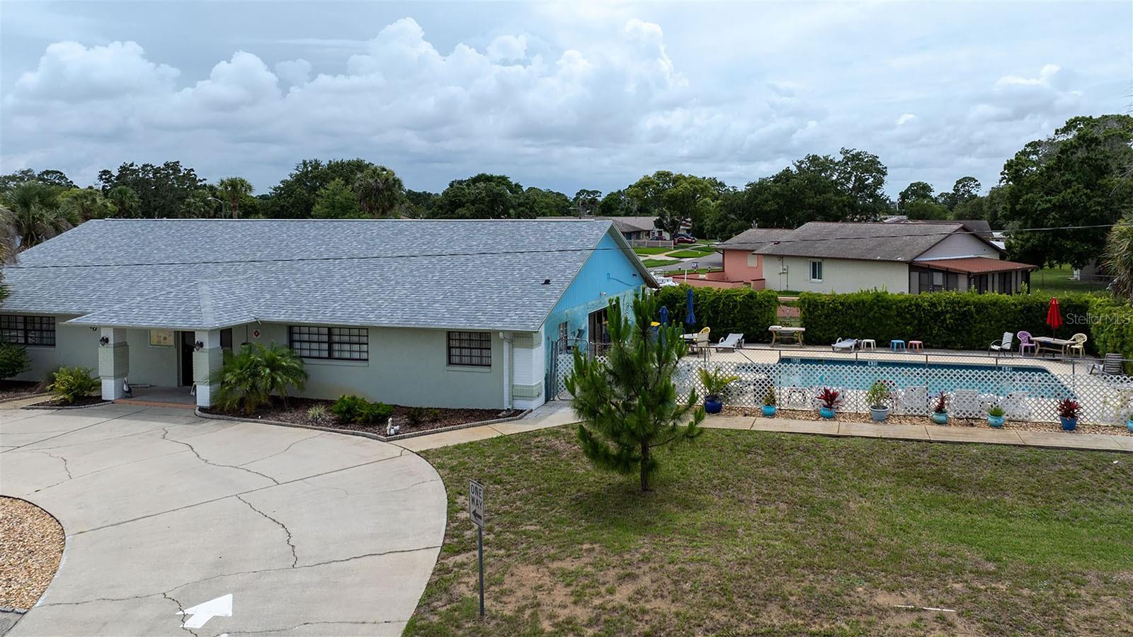 Image 33 of 38 For 209 Falcon Avenue