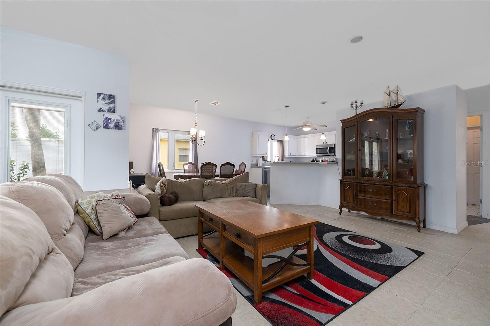 Image 8 of 38 For 209 Falcon Avenue