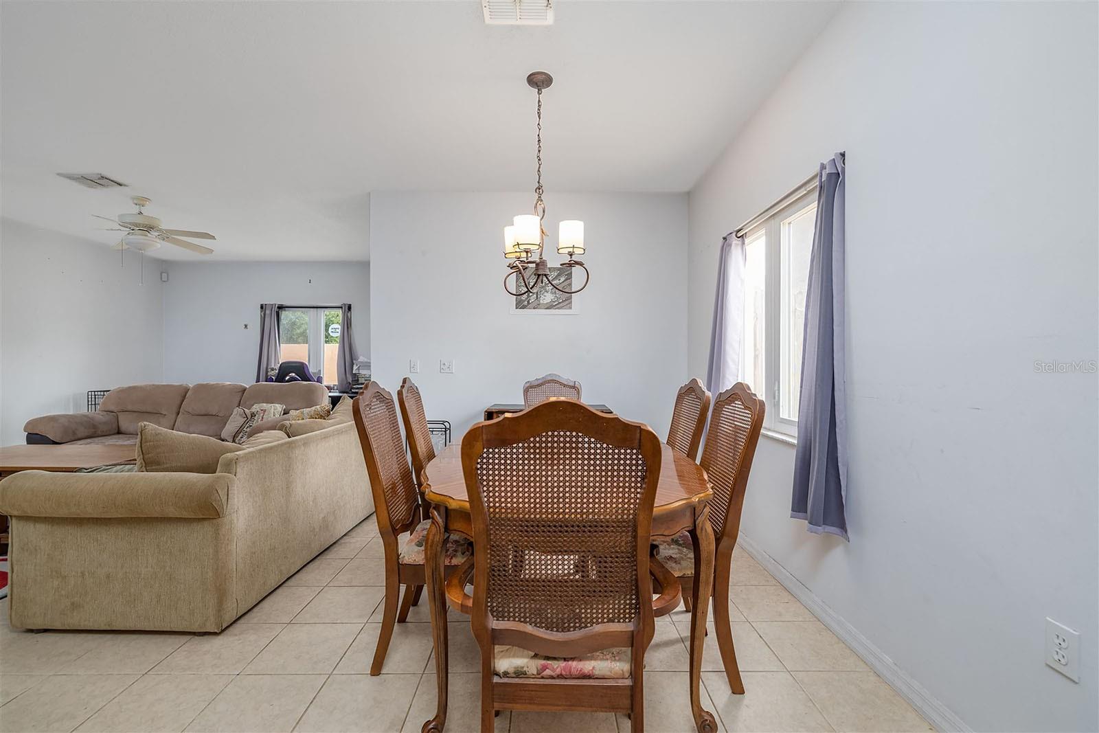 Image 9 of 38 For 209 Falcon Avenue