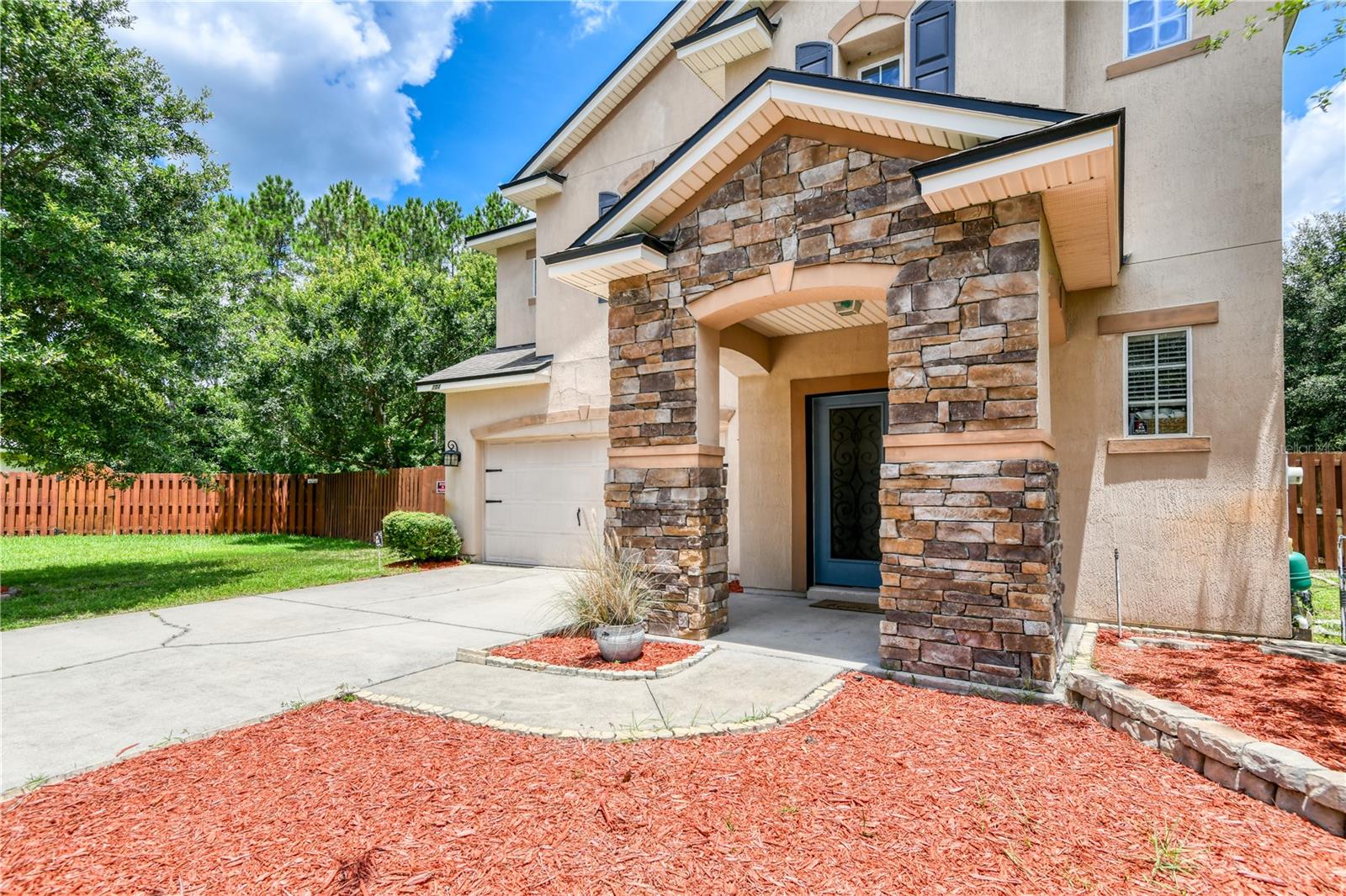 Image 4 of 44 For 104 Claremont Court