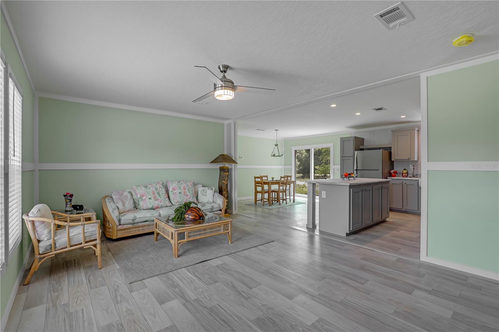 Image 3 of 41 For 606 Ofarrell Avenue