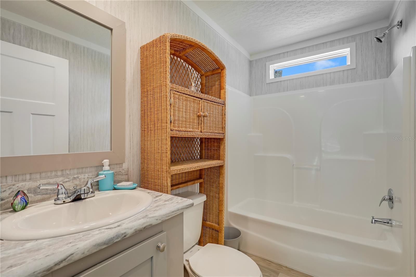 Image 31 of 41 For 606 Ofarrell Avenue