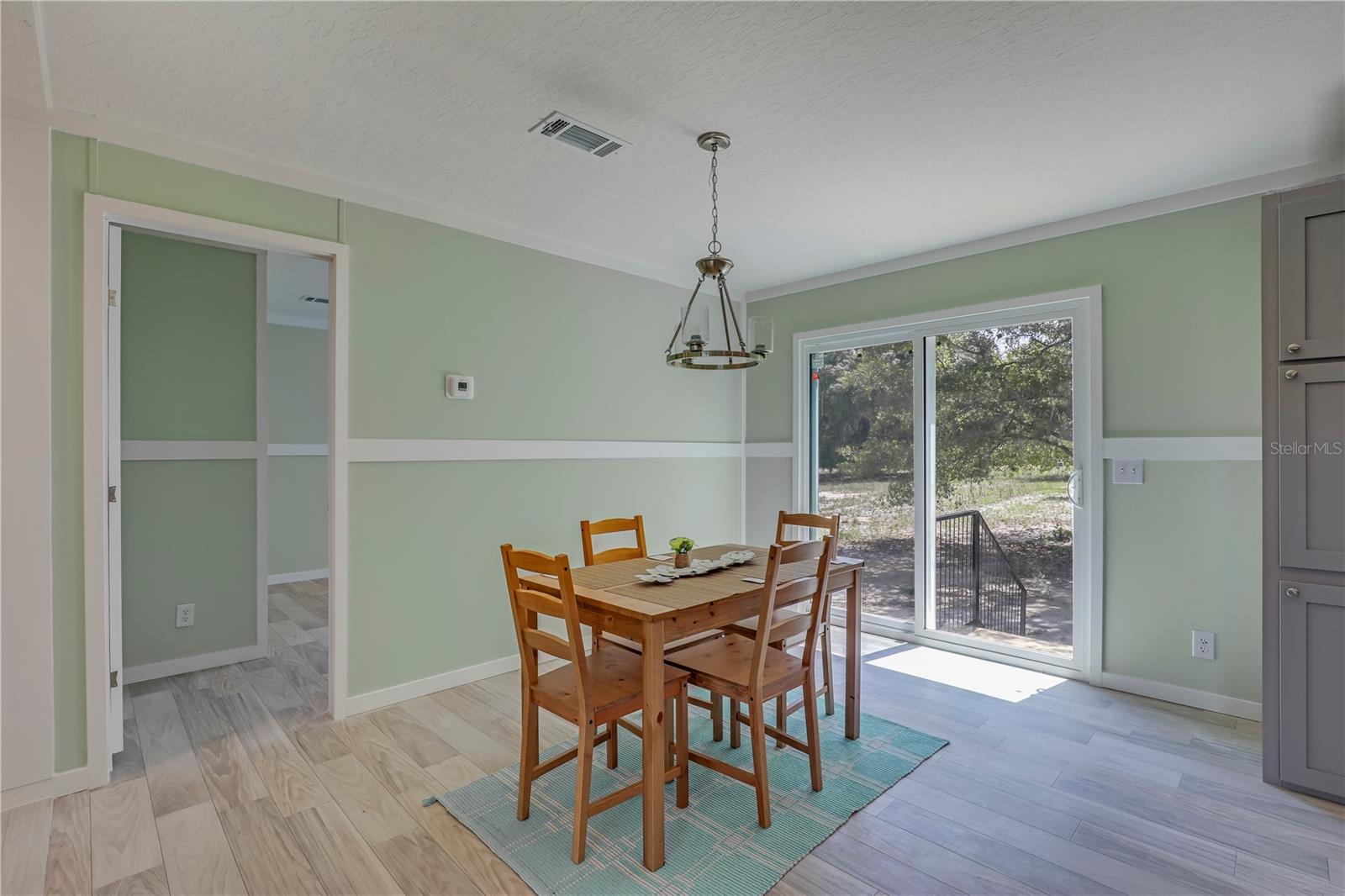 Image 4 of 41 For 606 Ofarrell Avenue
