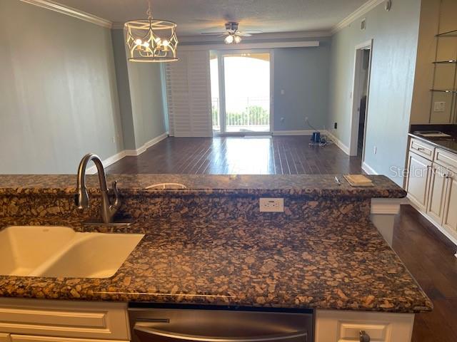 Image 6 of 34 For 60 Surfview Drive 319
