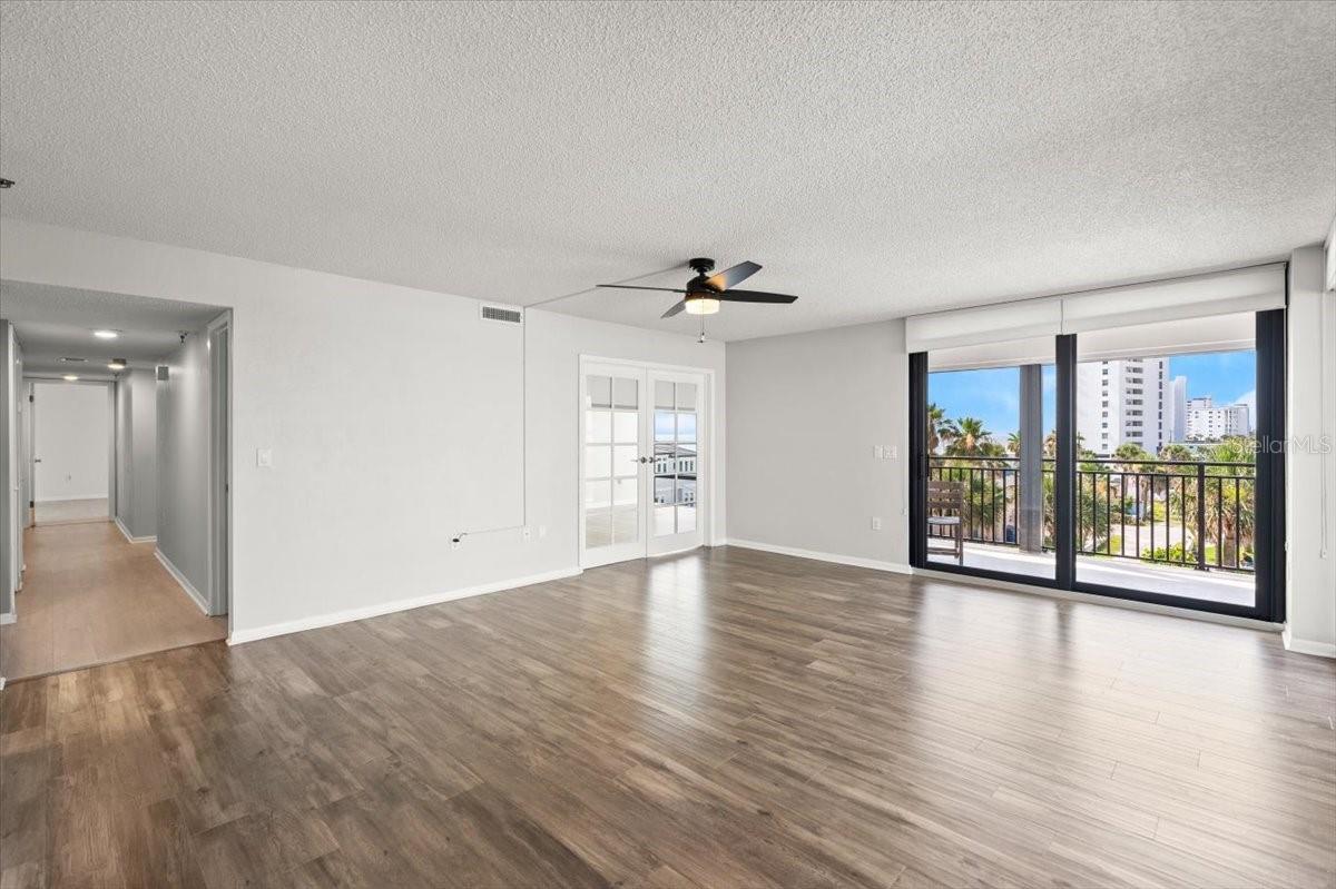 Image 17 of 66 For 1239 Ocean Shore Boulevard 3c3