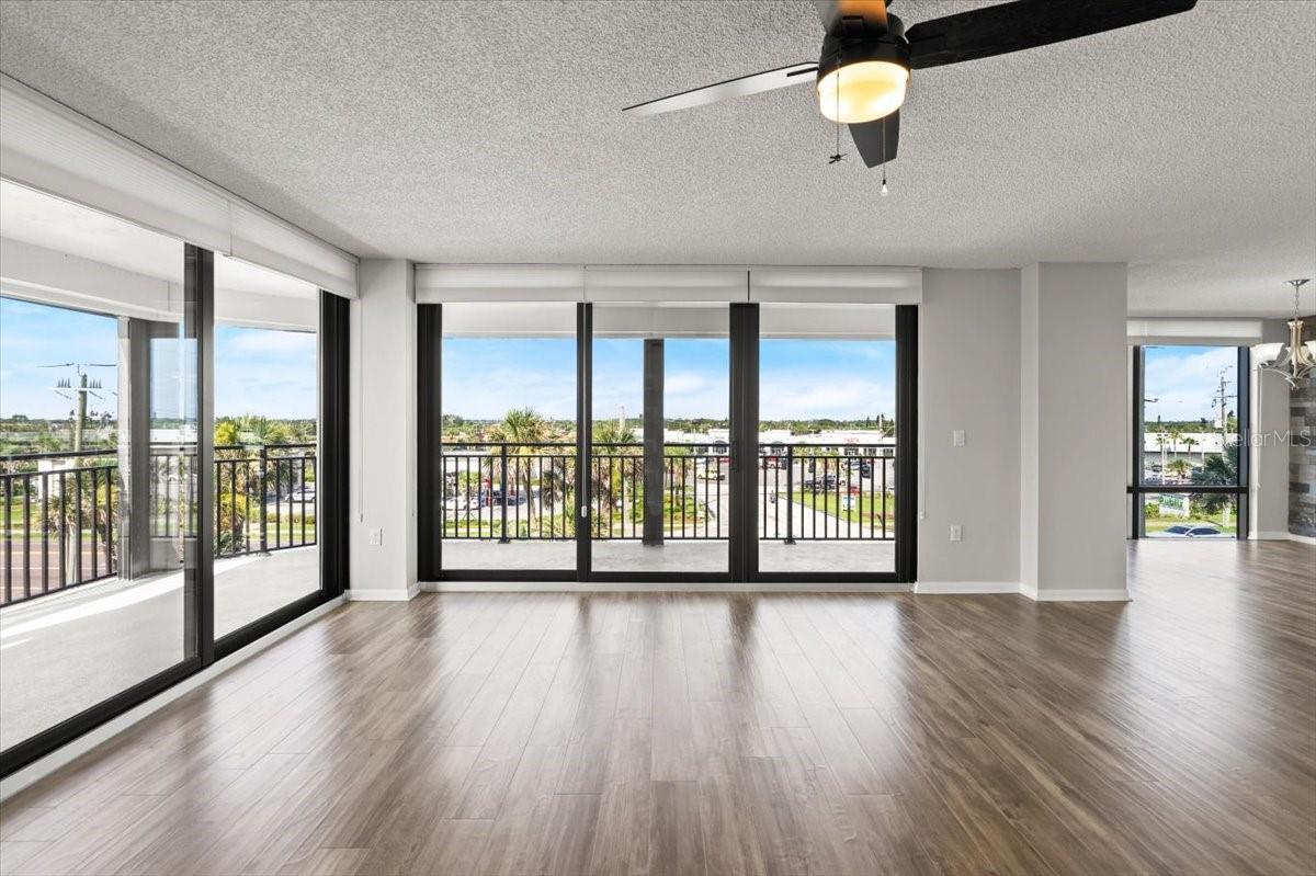 Image 20 of 66 For 1239 Ocean Shore Boulevard 3c3