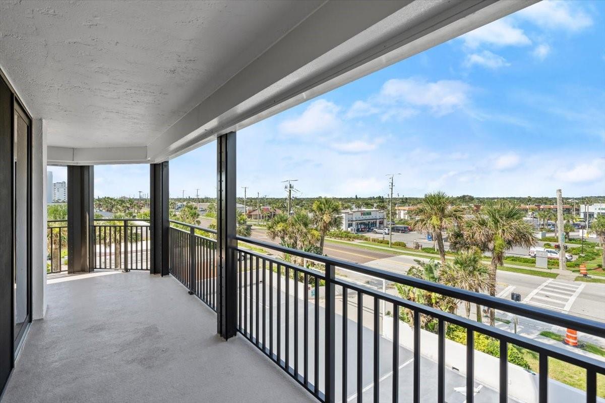 Image 21 of 66 For 1239 Ocean Shore Boulevard 3c3