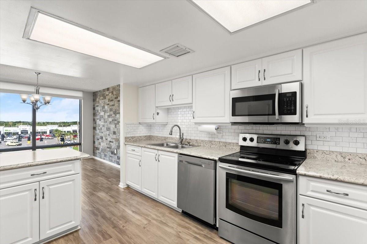 Image 7 of 66 For 1239 Ocean Shore Boulevard 3c3