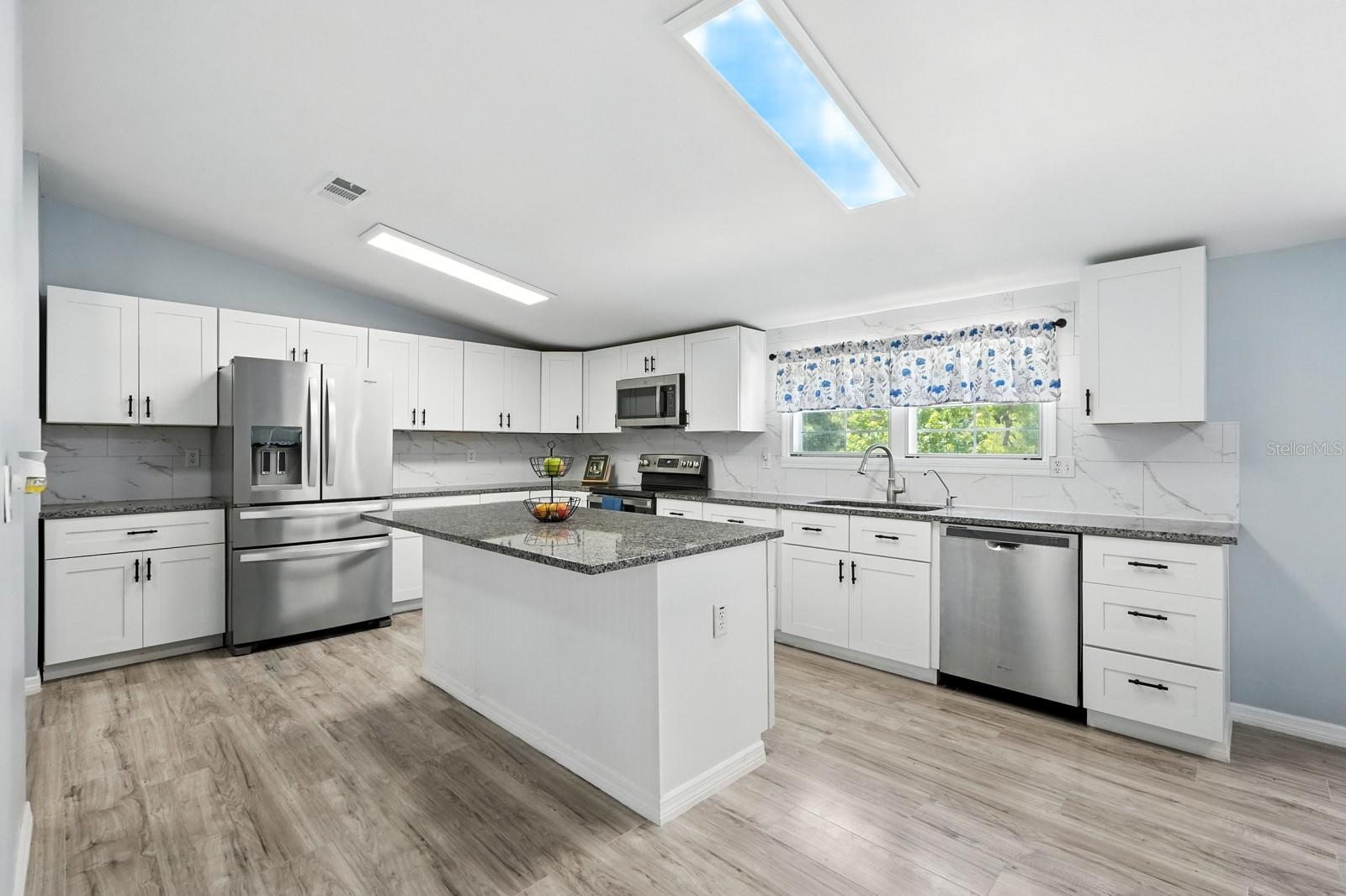 Image 11 of 80 For 4705 Inez Street