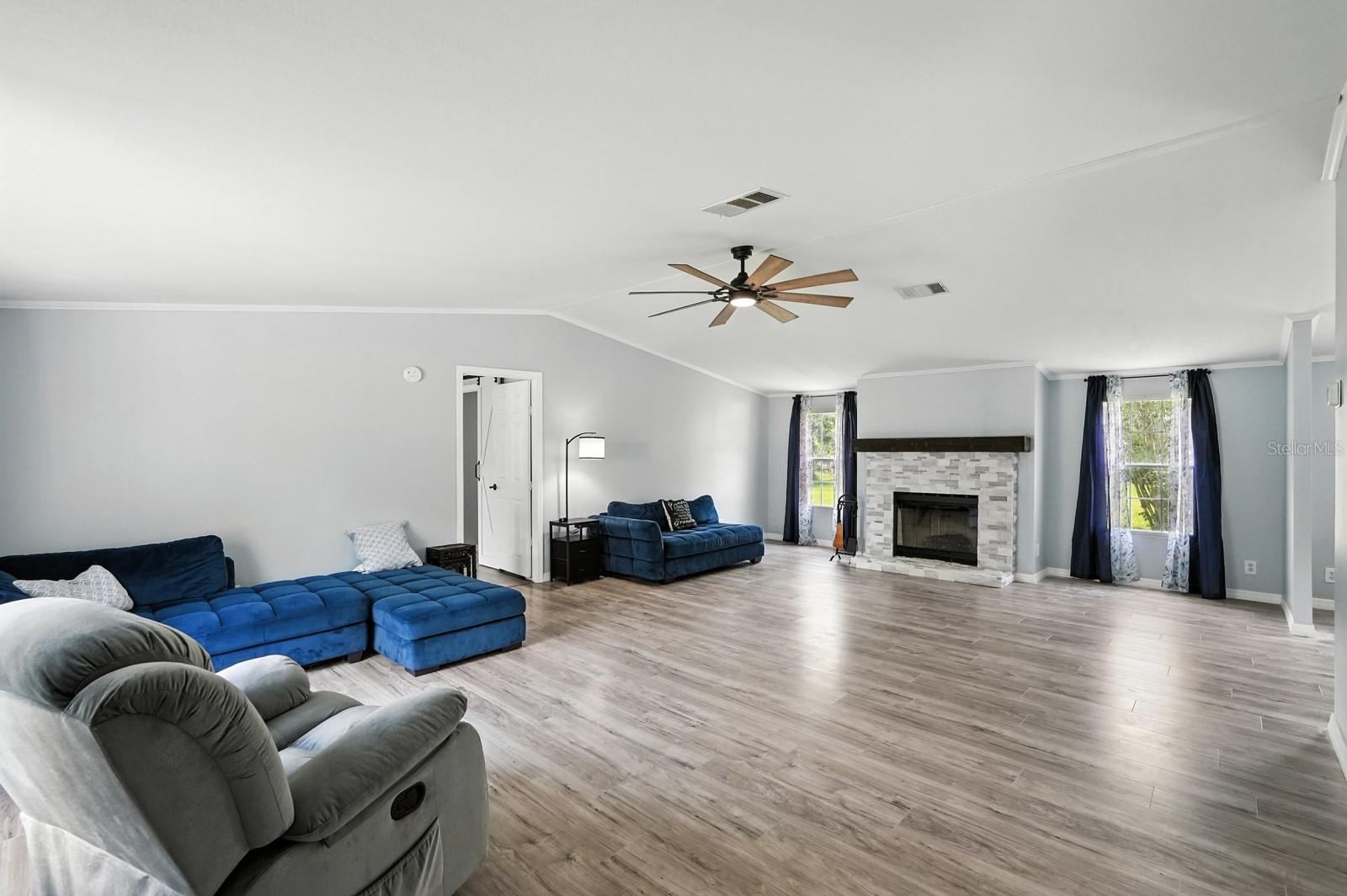 Image 6 of 80 For 4705 Inez Street