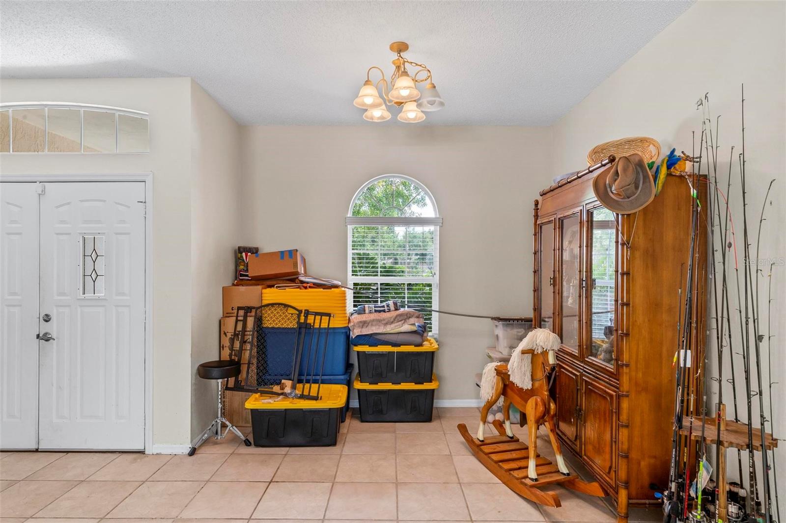 Image 11 of 49 For 28 Montauk Lane