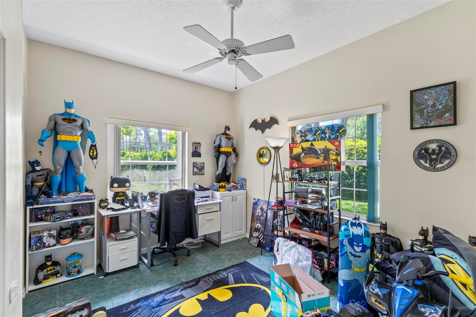 Image 12 of 49 For 28 Montauk Lane