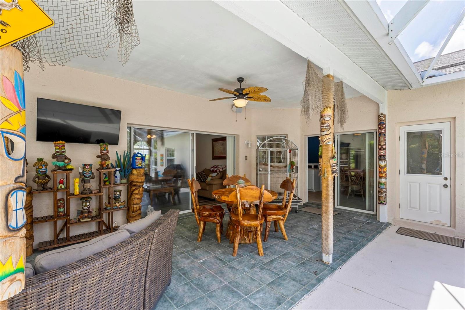 Image 15 of 49 For 28 Montauk Lane