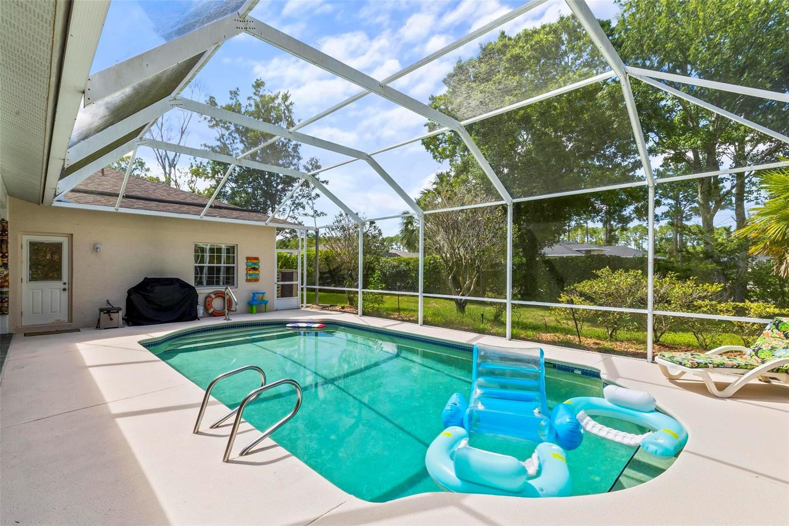 Image 18 of 49 For 28 Montauk Lane
