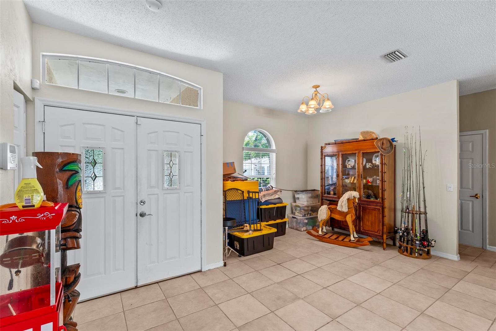 Image 6 of 49 For 28 Montauk Lane