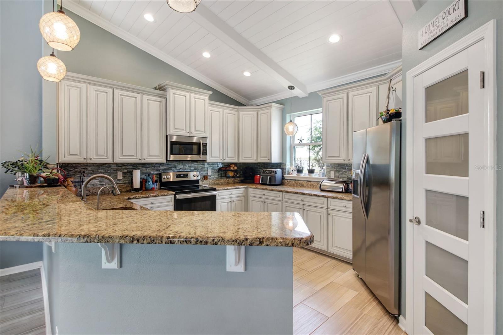 Image 10 of 65 For 14 Comet Court
